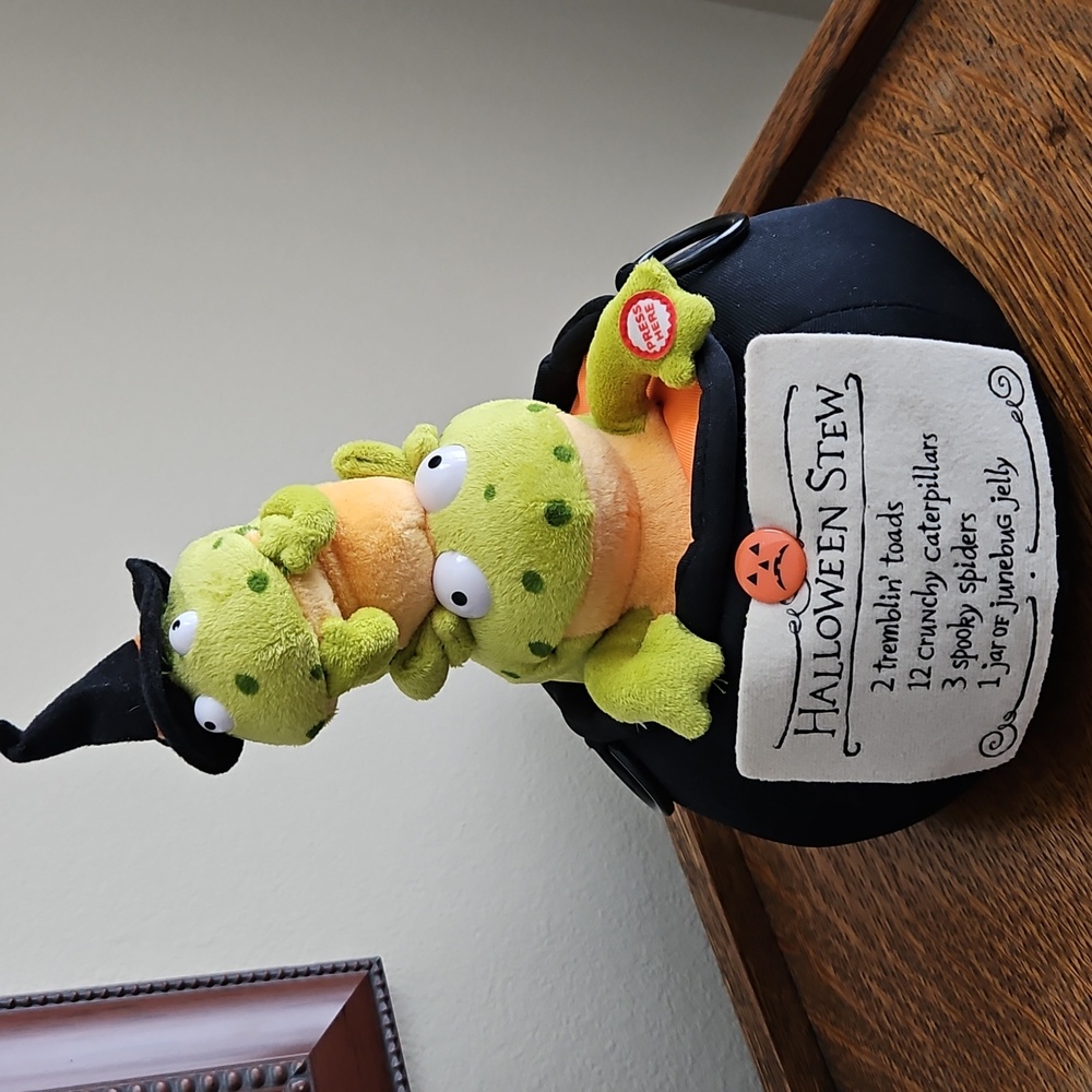 Singing Toads Frogs Steeping in Caldron Halloween Battery Operated